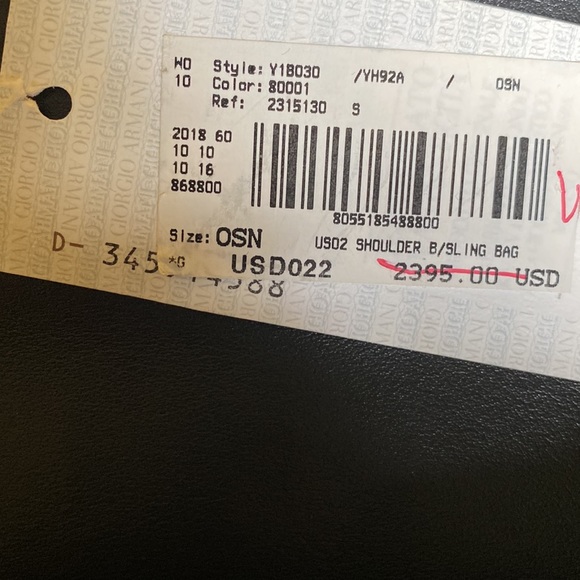 Giorgio Armani sleek purse - Picture 5 of 6